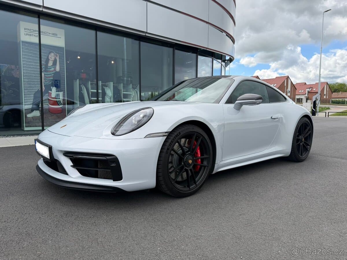 2023 Porsche 911