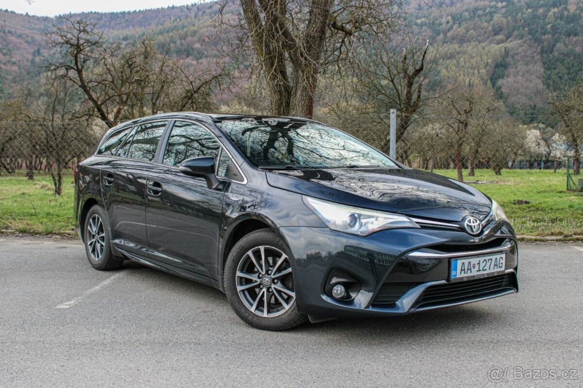 2015 Toyota AVENSIS