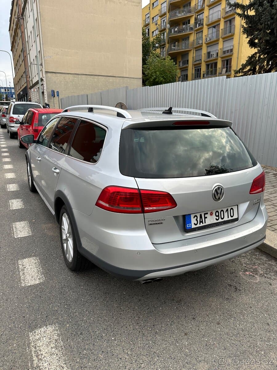 2013 Volkswagen PASSAT