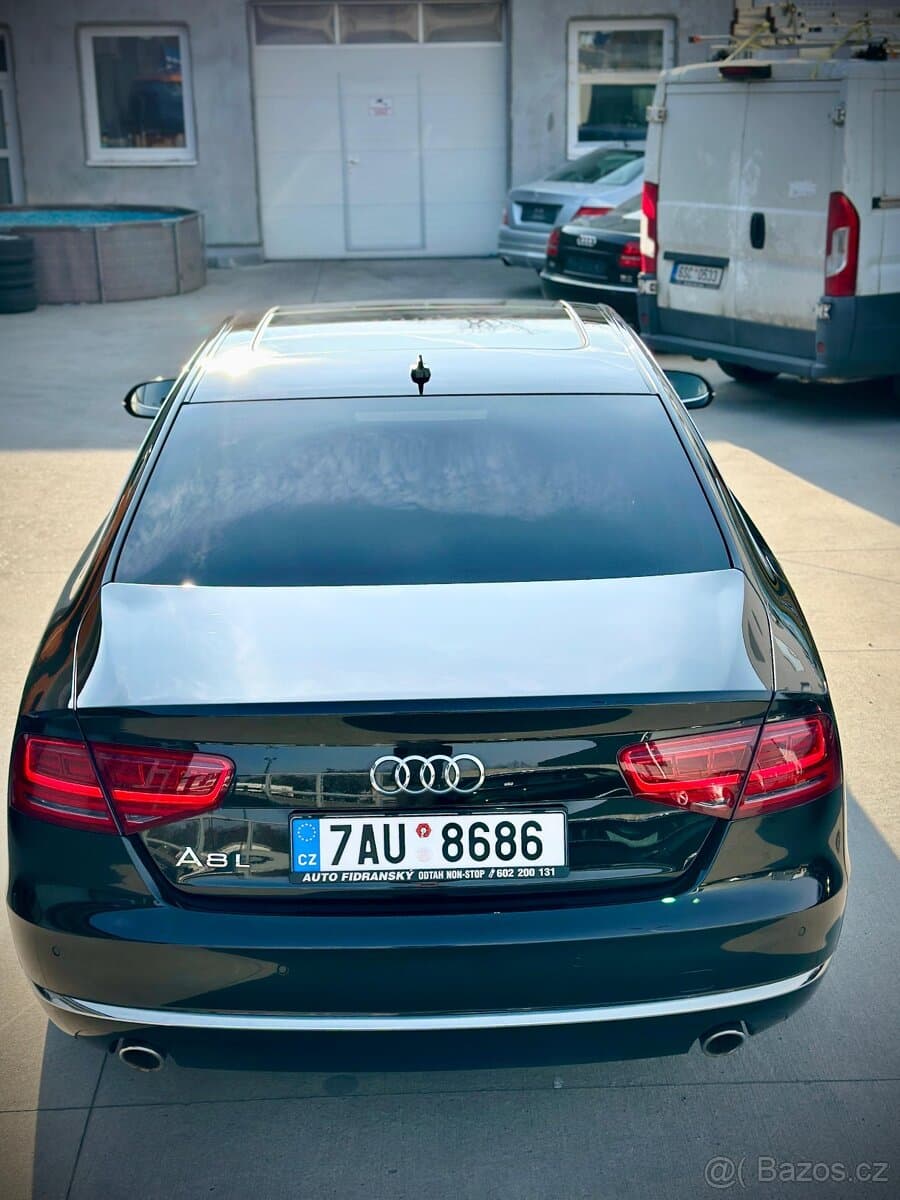 2012 Audi A8