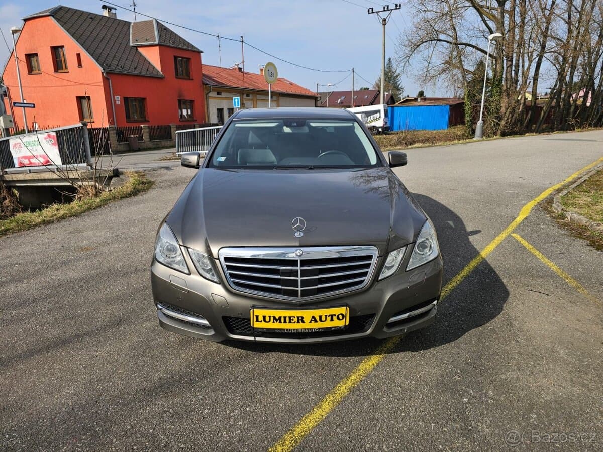 2011 Mercedes-Benz OSTATNÍ