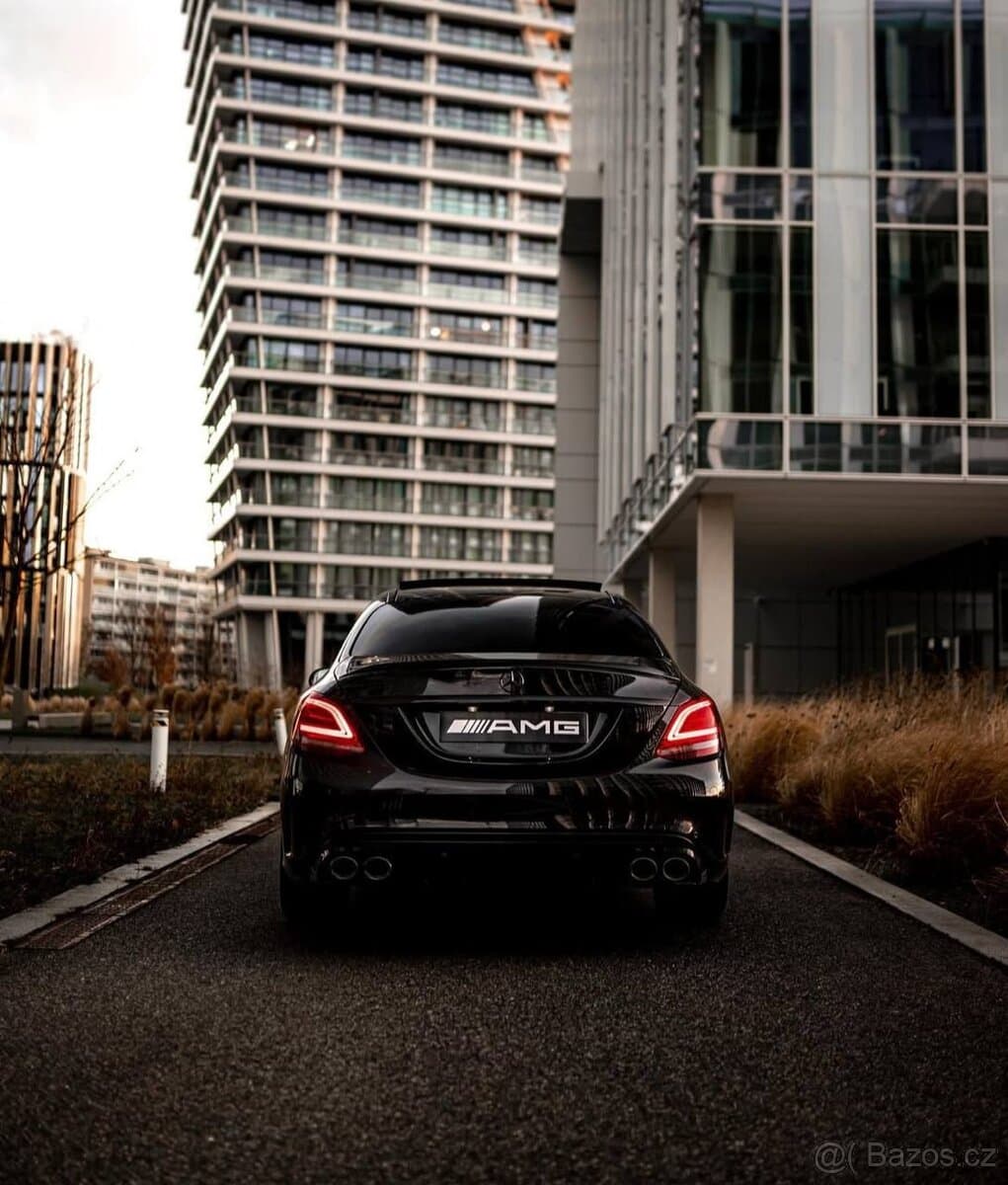 2019 Mercedes-Benz OSTATNÍ