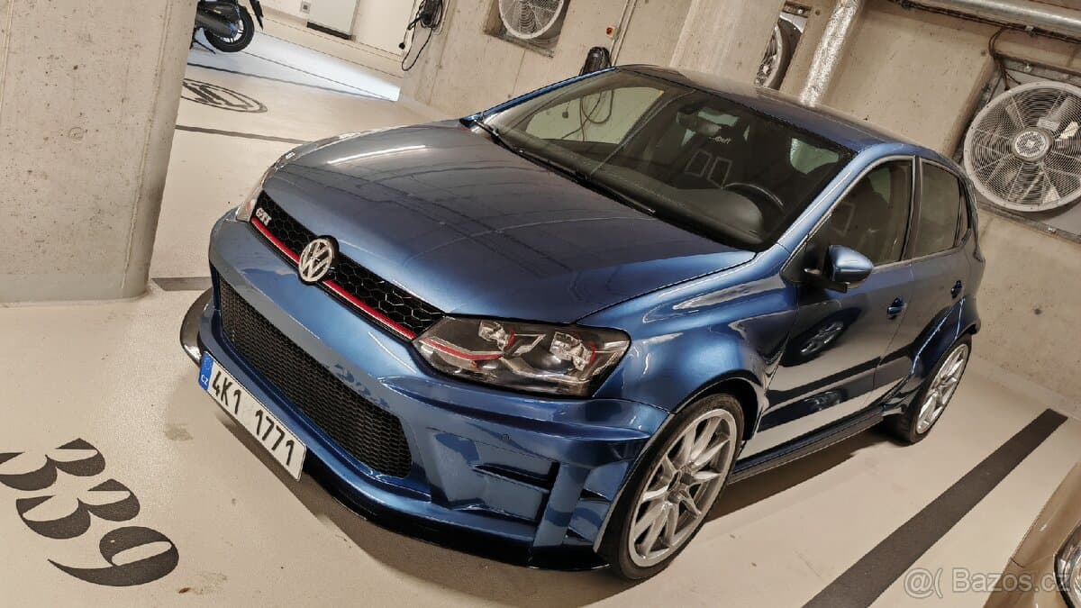 2017 Volkswagen POLO