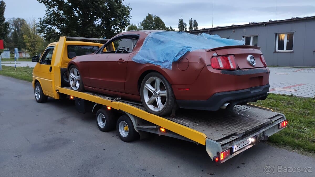 2011 Ford MUSTANG
