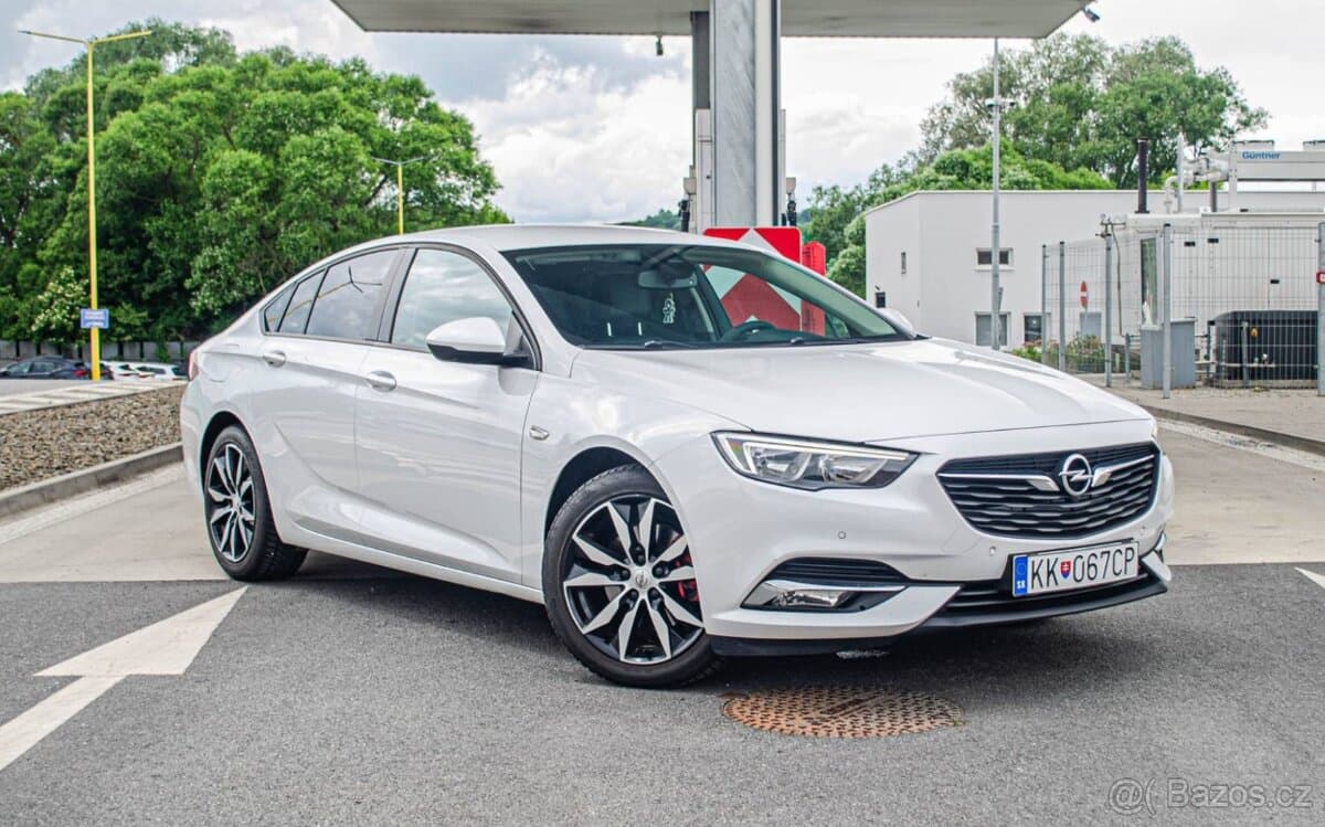2017 Opel INSIGNIA