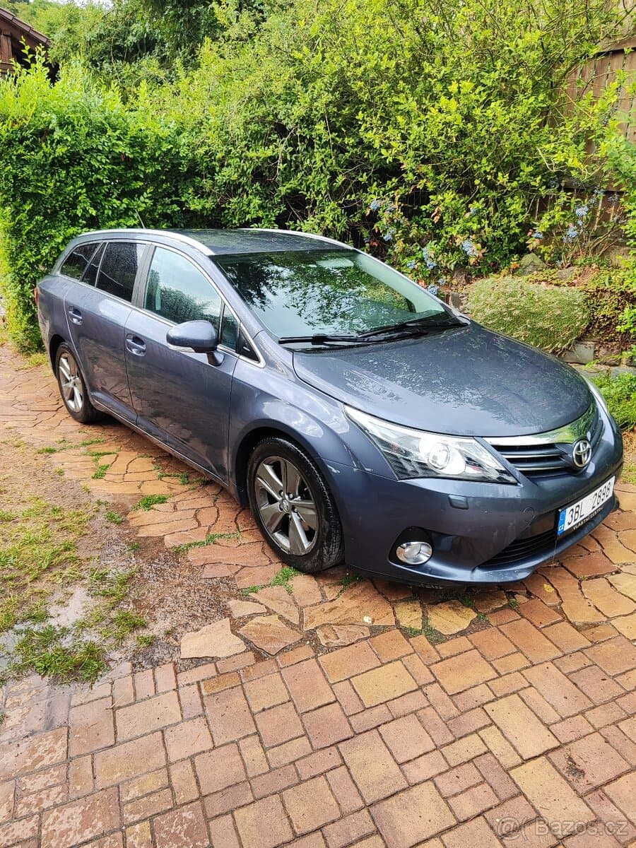 2015 Toyota AVENSIS