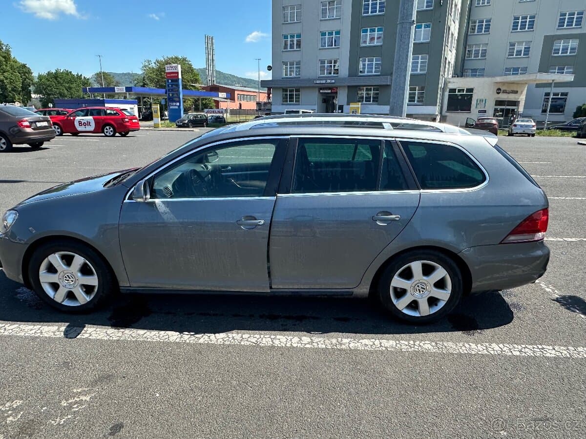 2010 Volkswagen GOLF