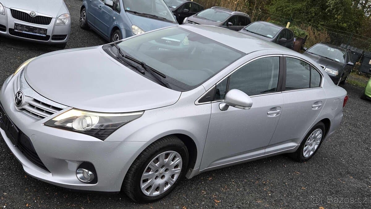 2013 Toyota AVENSIS