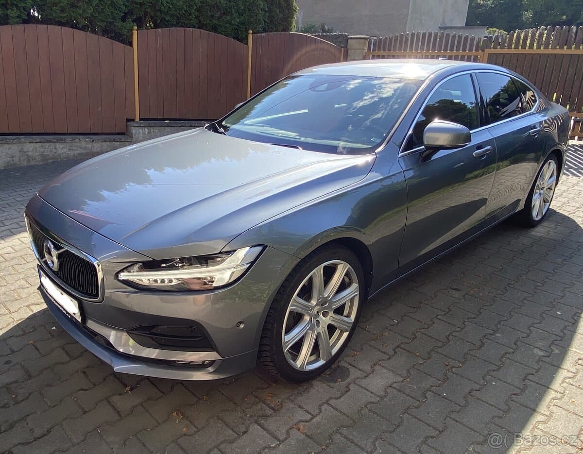 2017 Volvo S90