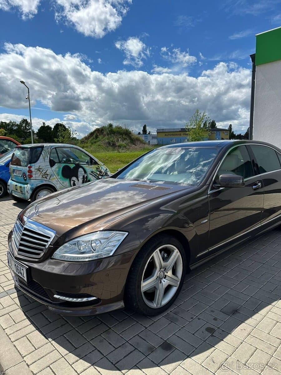 2011 Mercedes-Benz OSTATNÍ