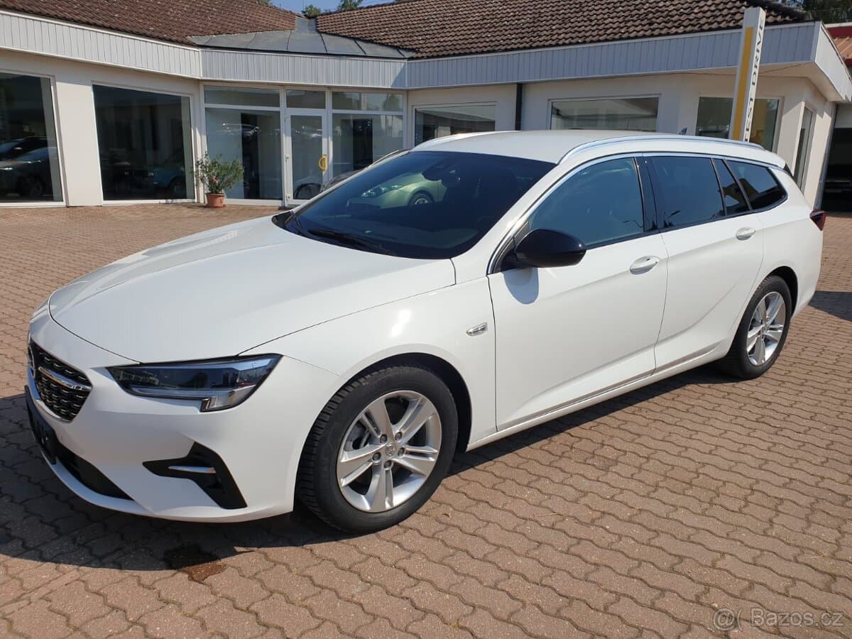 2022 Opel INSIGNIA