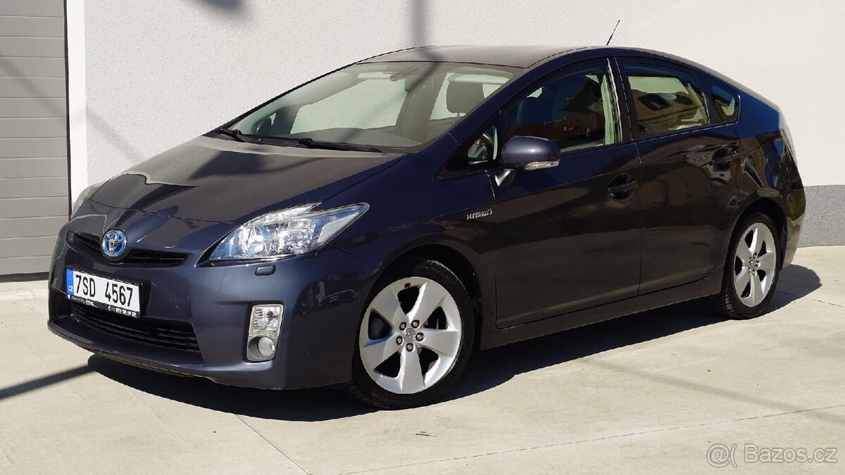 2011 Toyota PRIUS