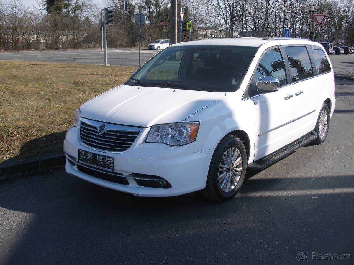 Lancia VOYAGER