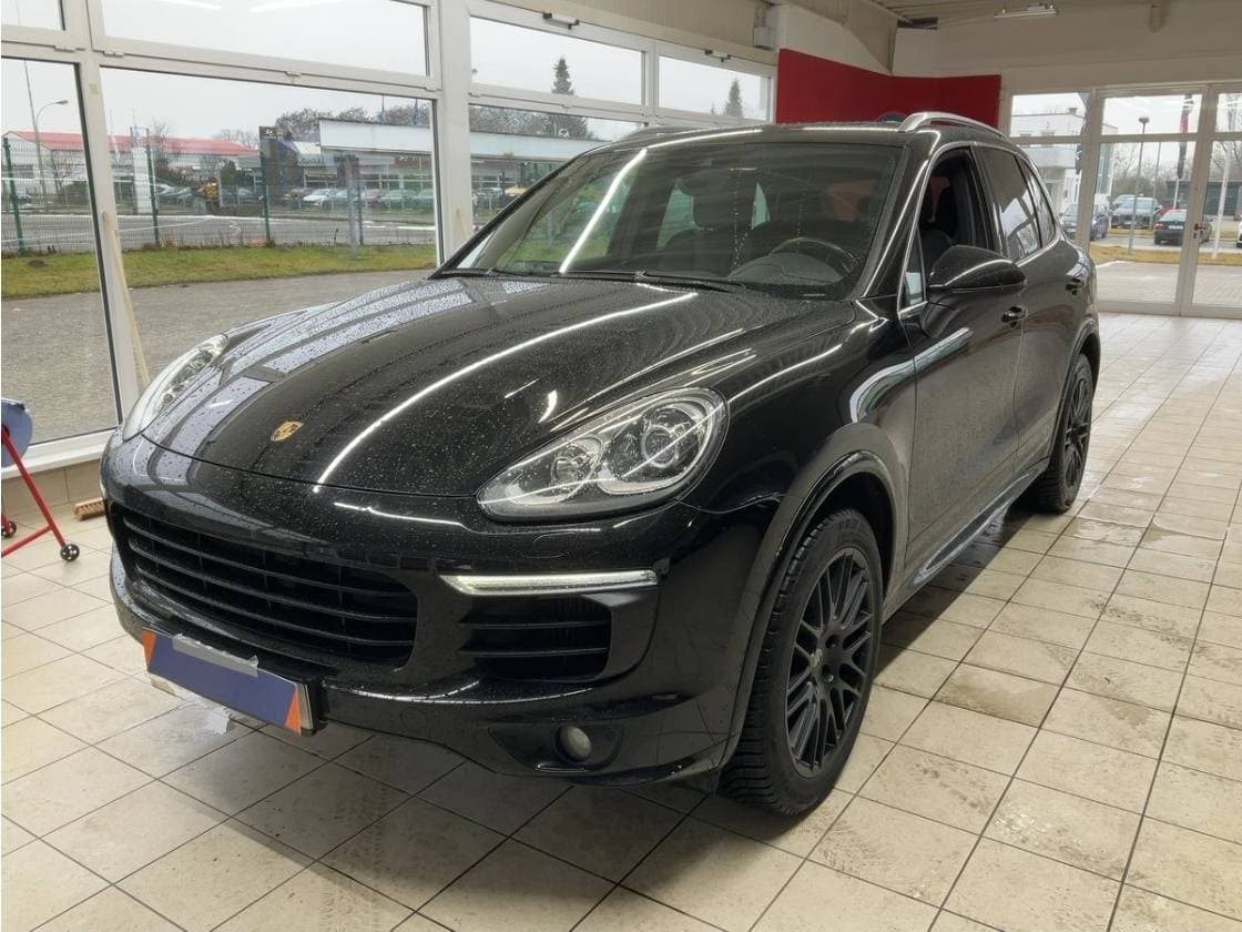 2016 Porsche CAYENNE