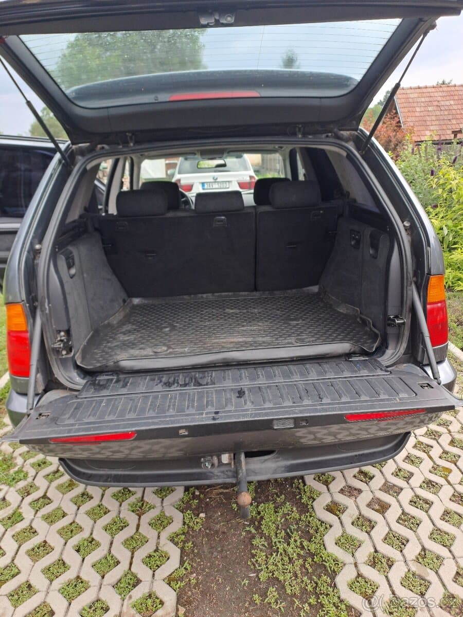 2003 BMW X5 - 10