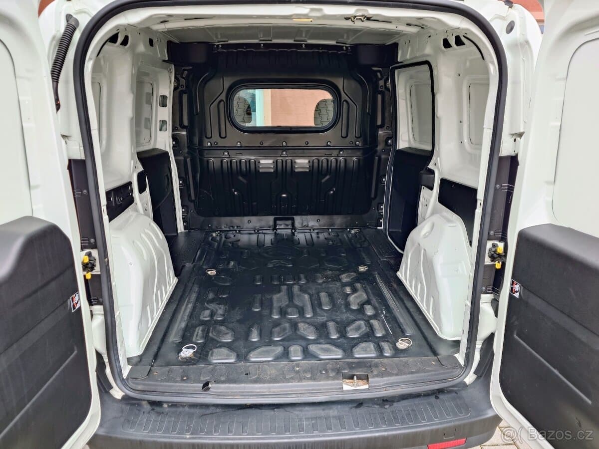 2019 Fiat DOBLO - 10