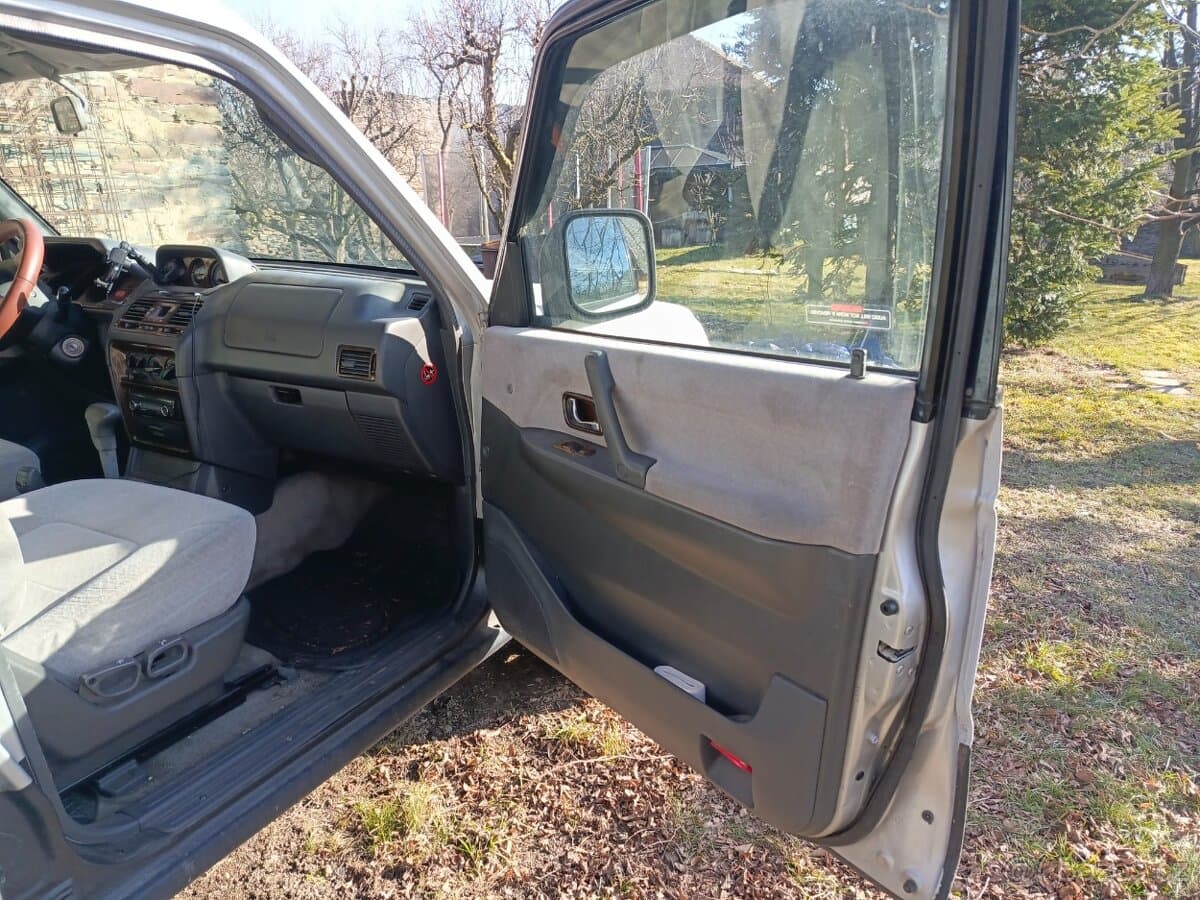 Mitsubishi PAJERO - 10