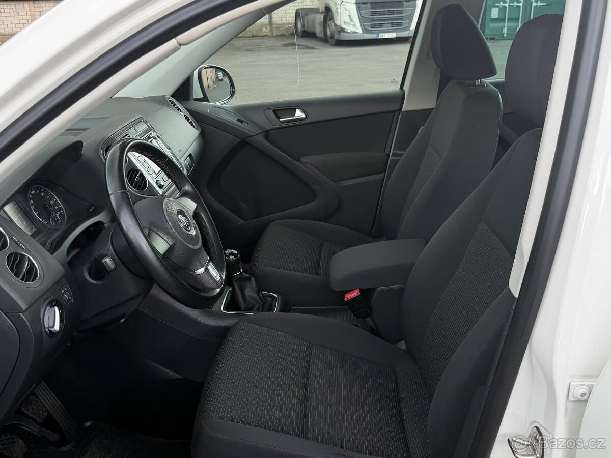 2012 Volkswagen TIGUAN - 10