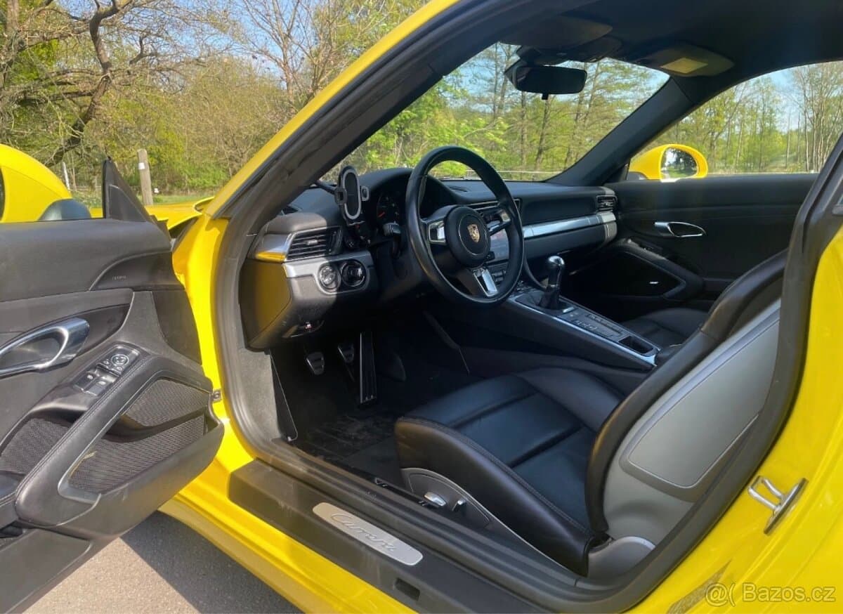 2017 Porsche 911 - 10