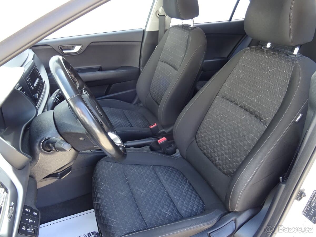 2019 Kia RIO - 10