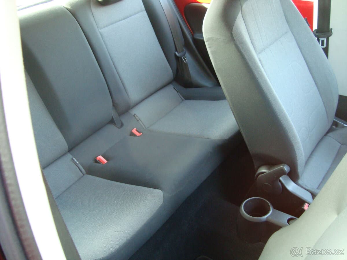 2014 Volkswagen UP! - 10