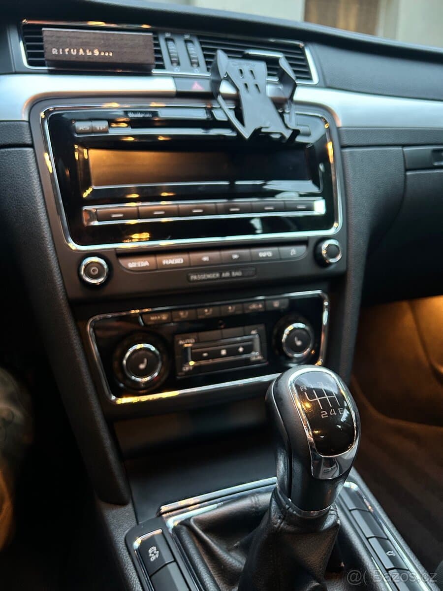 2011 Škoda SUPERB - 10