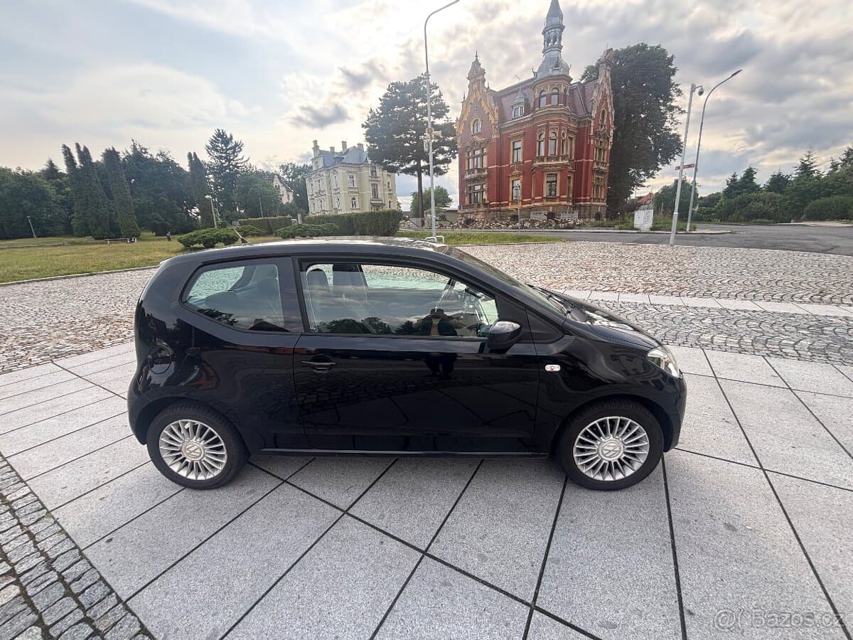 Volkswagen UP! - 10