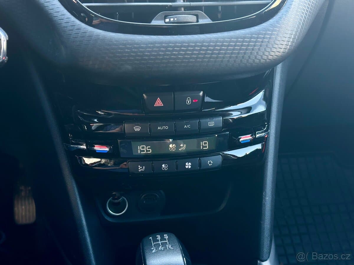2019 Peugeot 2008 - 10
