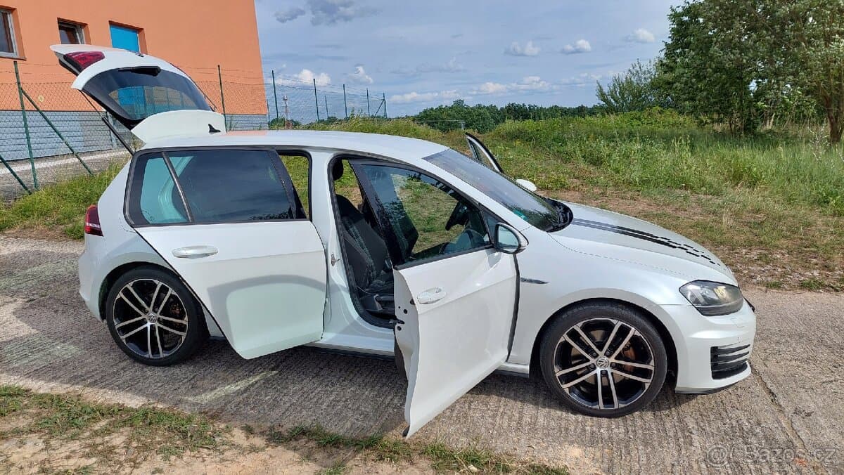 2015 Volkswagen GOLF - 10