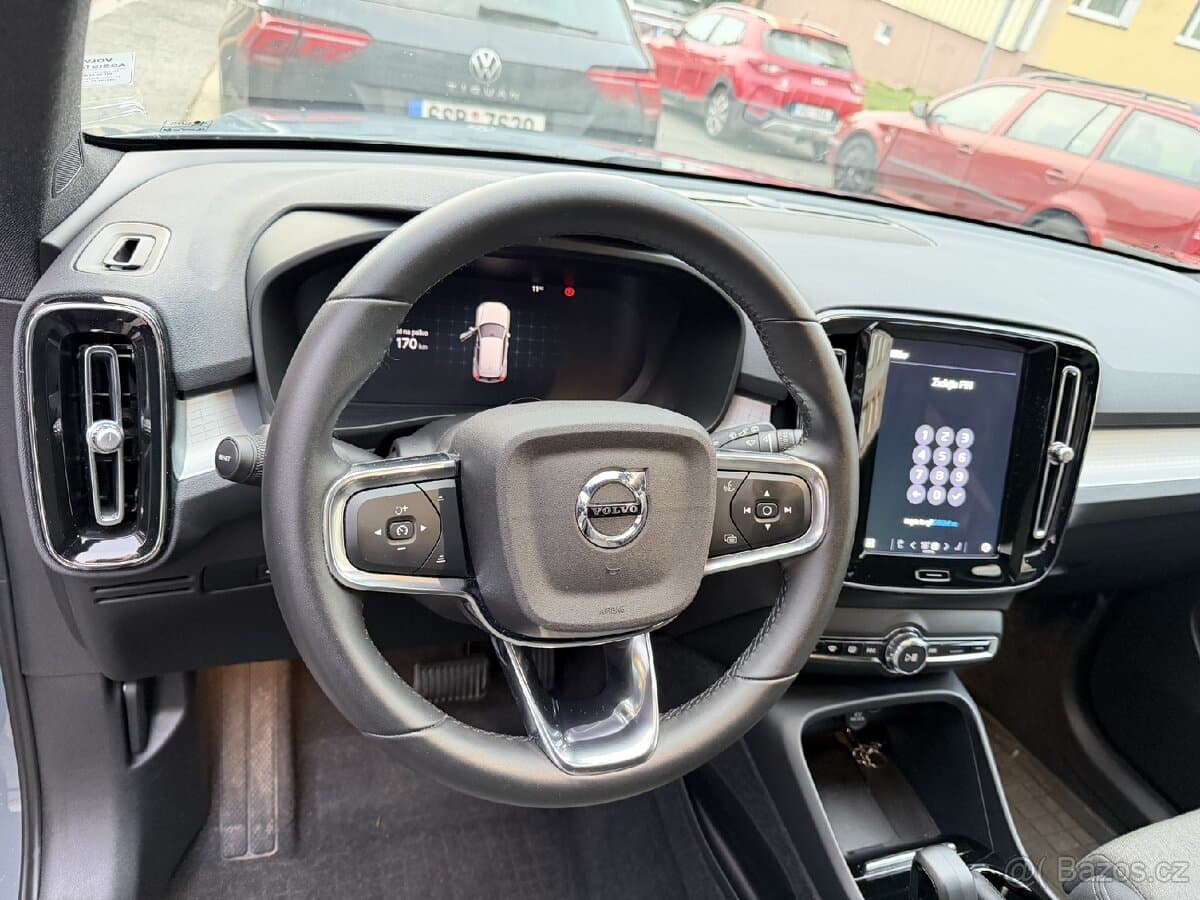 2023 Volvo C40 - 10