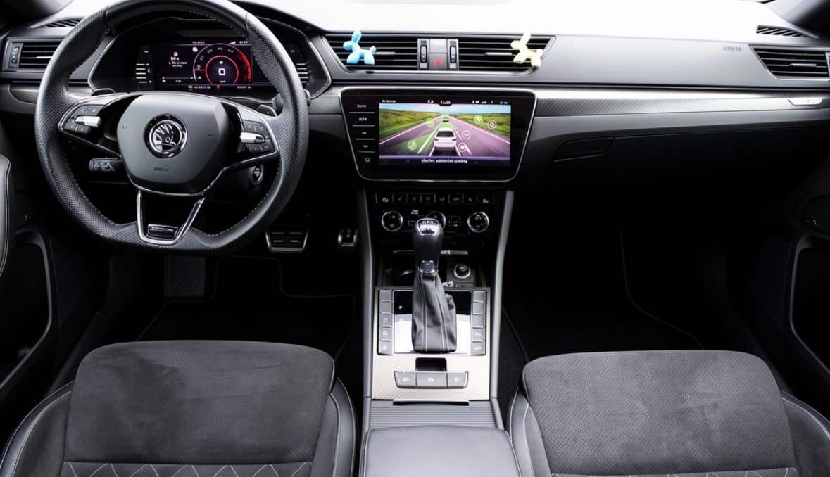 2020 Škoda SUPERB - 10