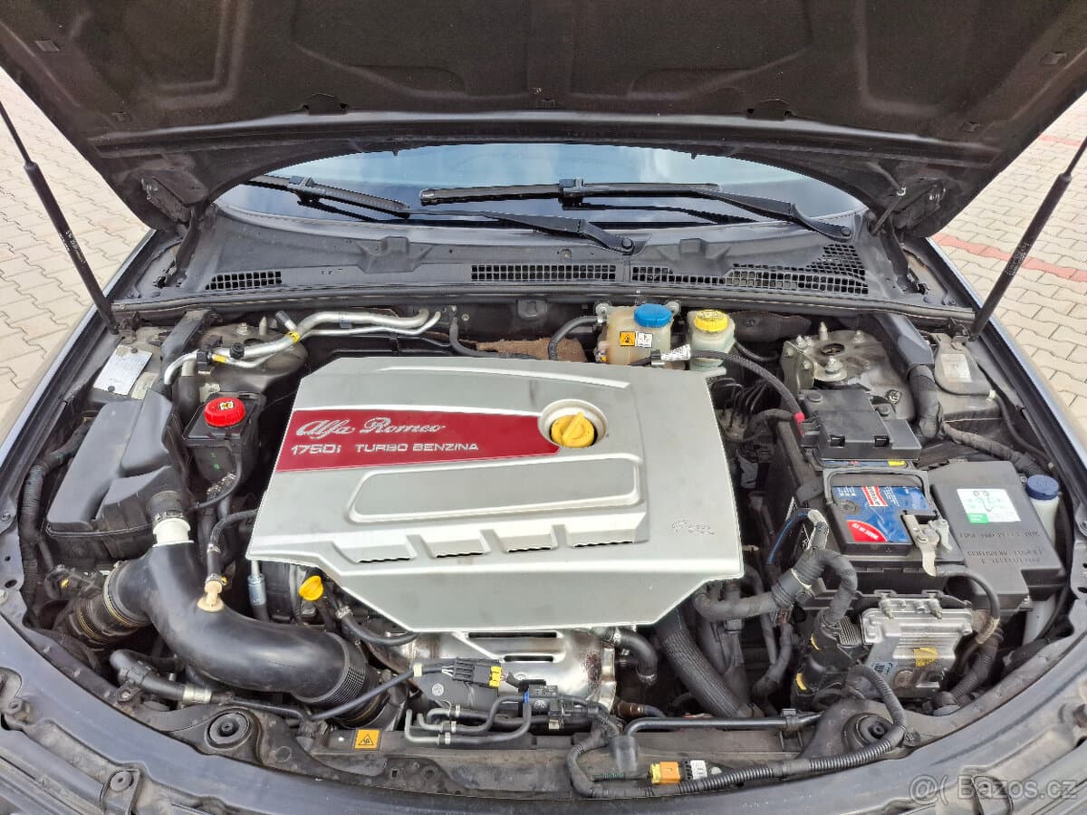 2009 Alfa Romeo 159 - 10