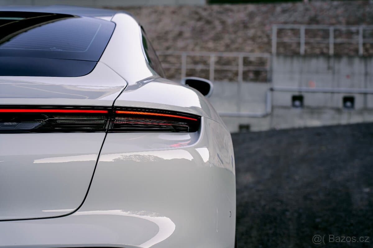 2023 Porsche TAYCAN - 10