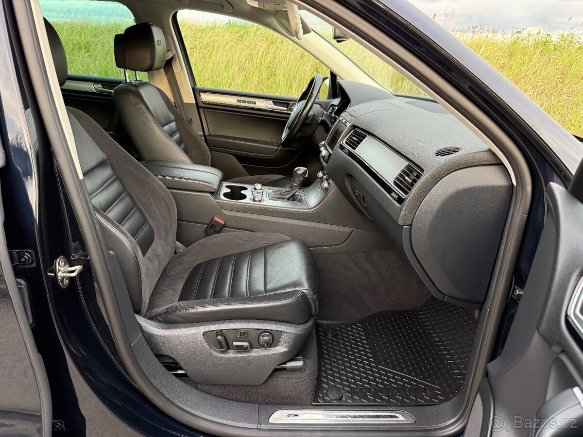 2015 Volkswagen TOUAREG - 10