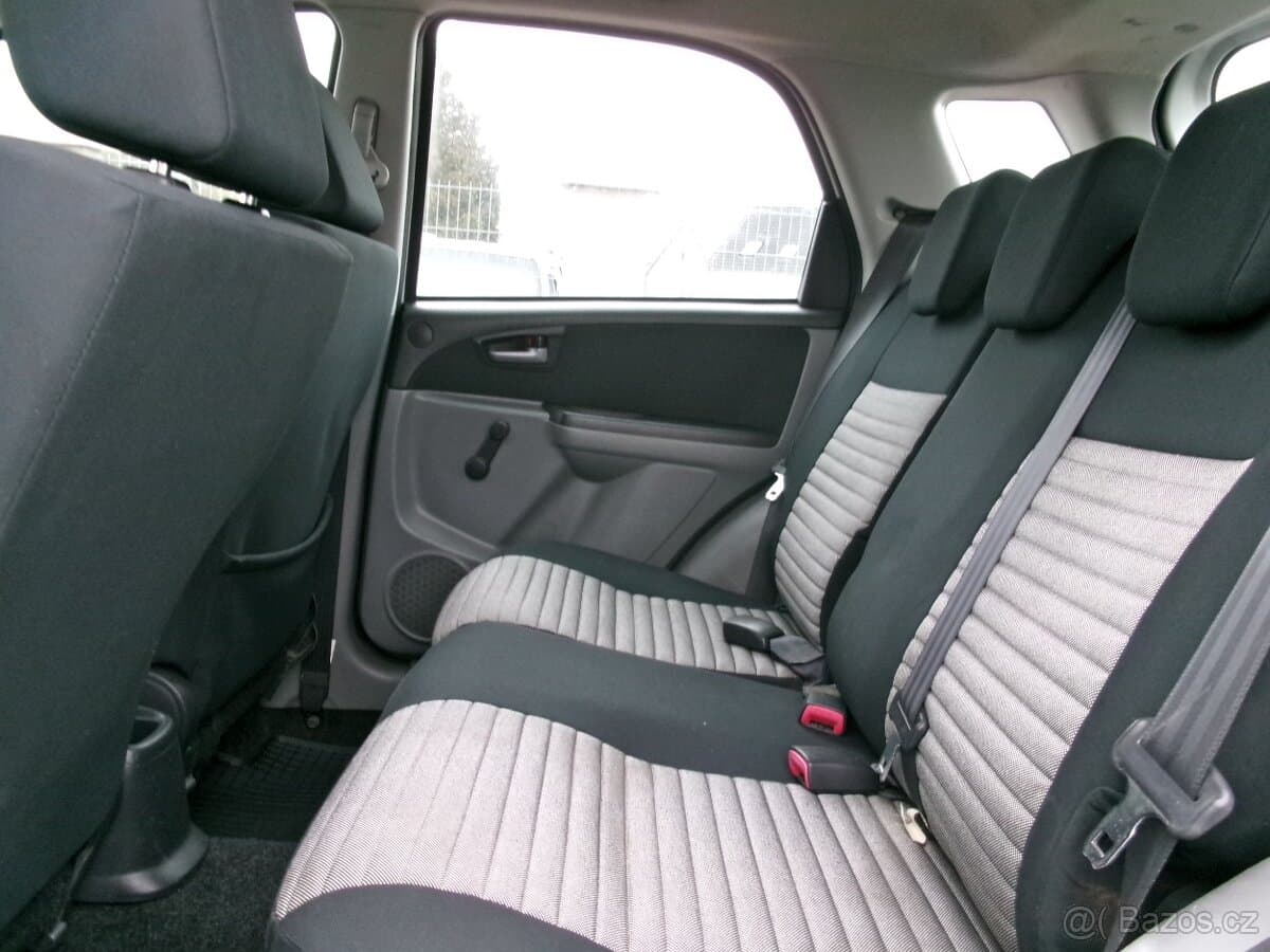 2009 Suzuki SX4 - 10