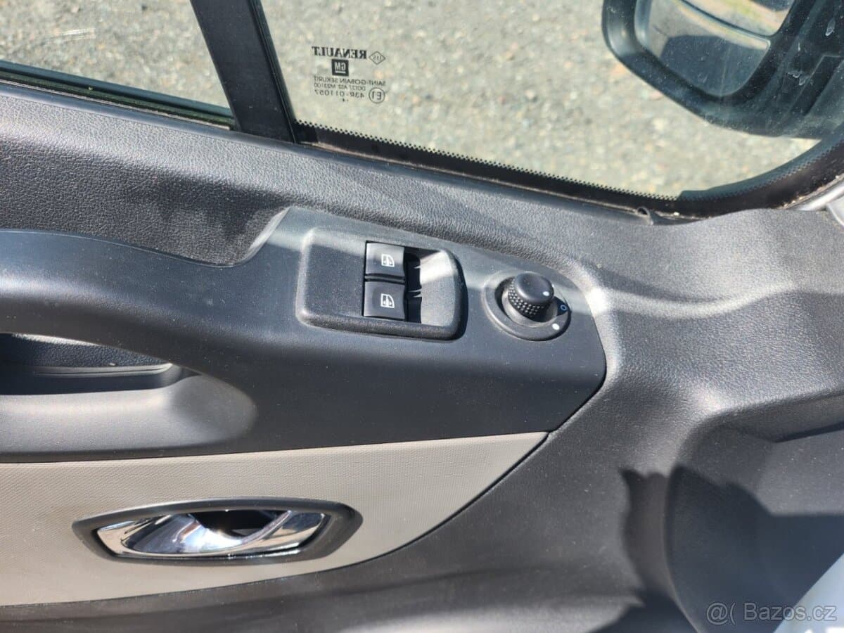2015 Renault TRAFIC - 10