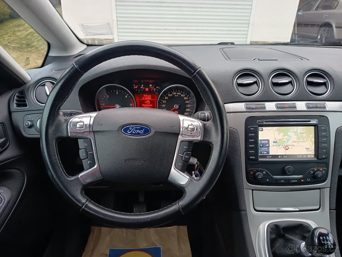 2011 Ford S-MAX - 10