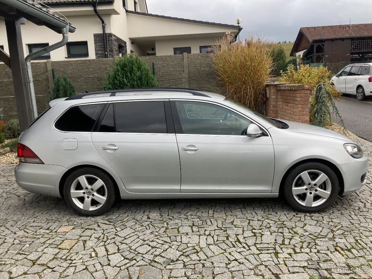 2010 Volkswagen GOLF - 10