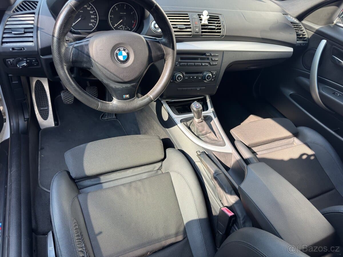 2010 BMW 1-SERIES - 10