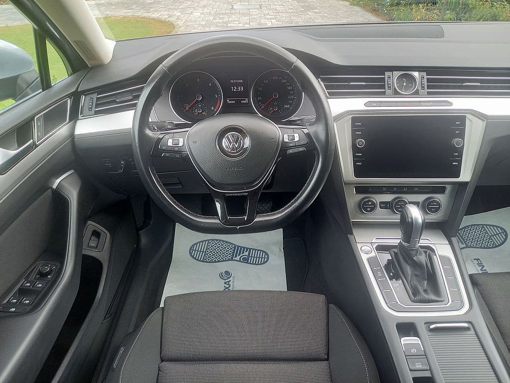 2019 Volkswagen PASSAT - 10