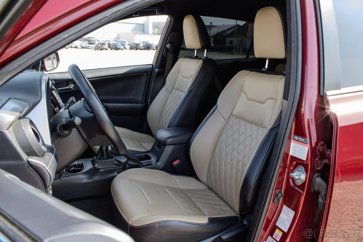 2018 Toyota RAV4 - 10