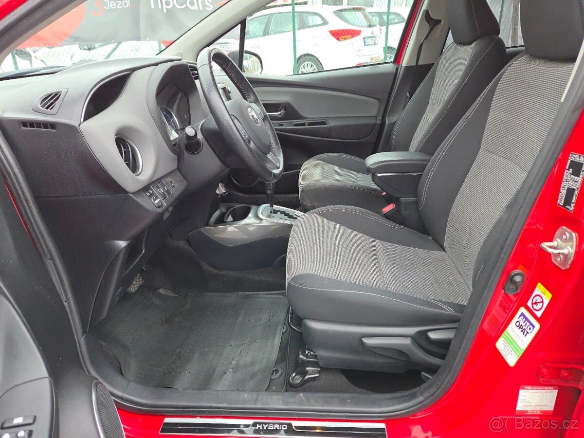 2015 Toyota YARIS - 10