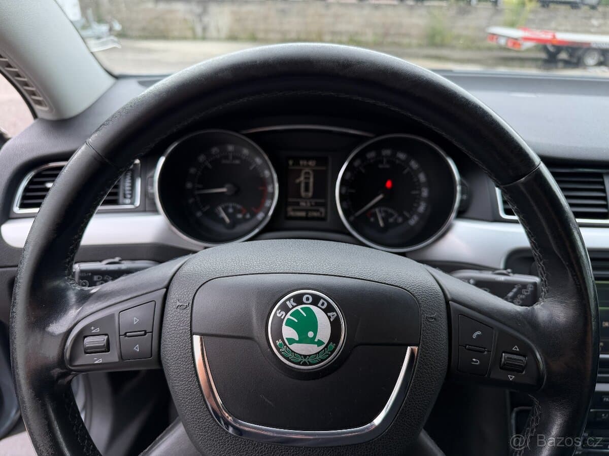 2010 Škoda SUPERB - 10