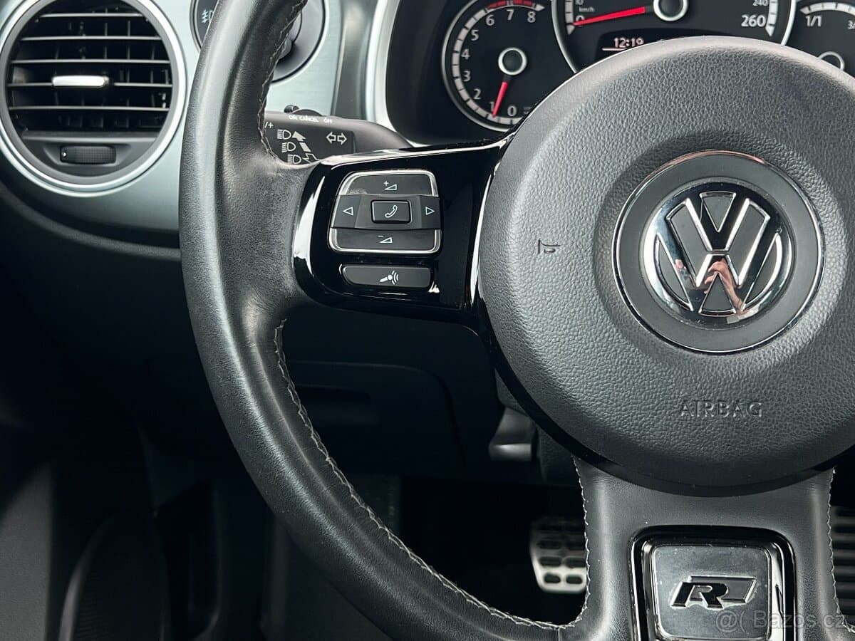 2015 Volkswagen BEETLE - 10