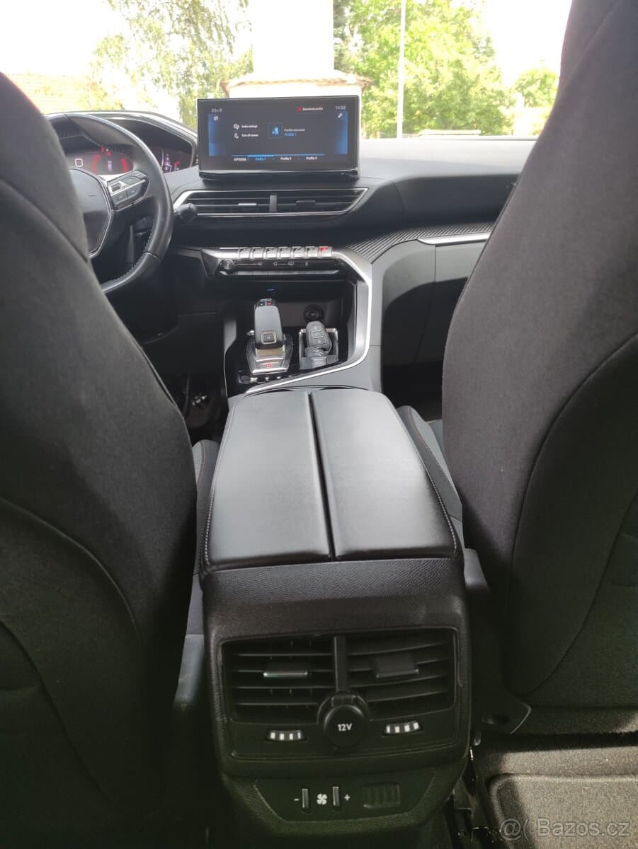 2021 Peugeot 5008 - 10