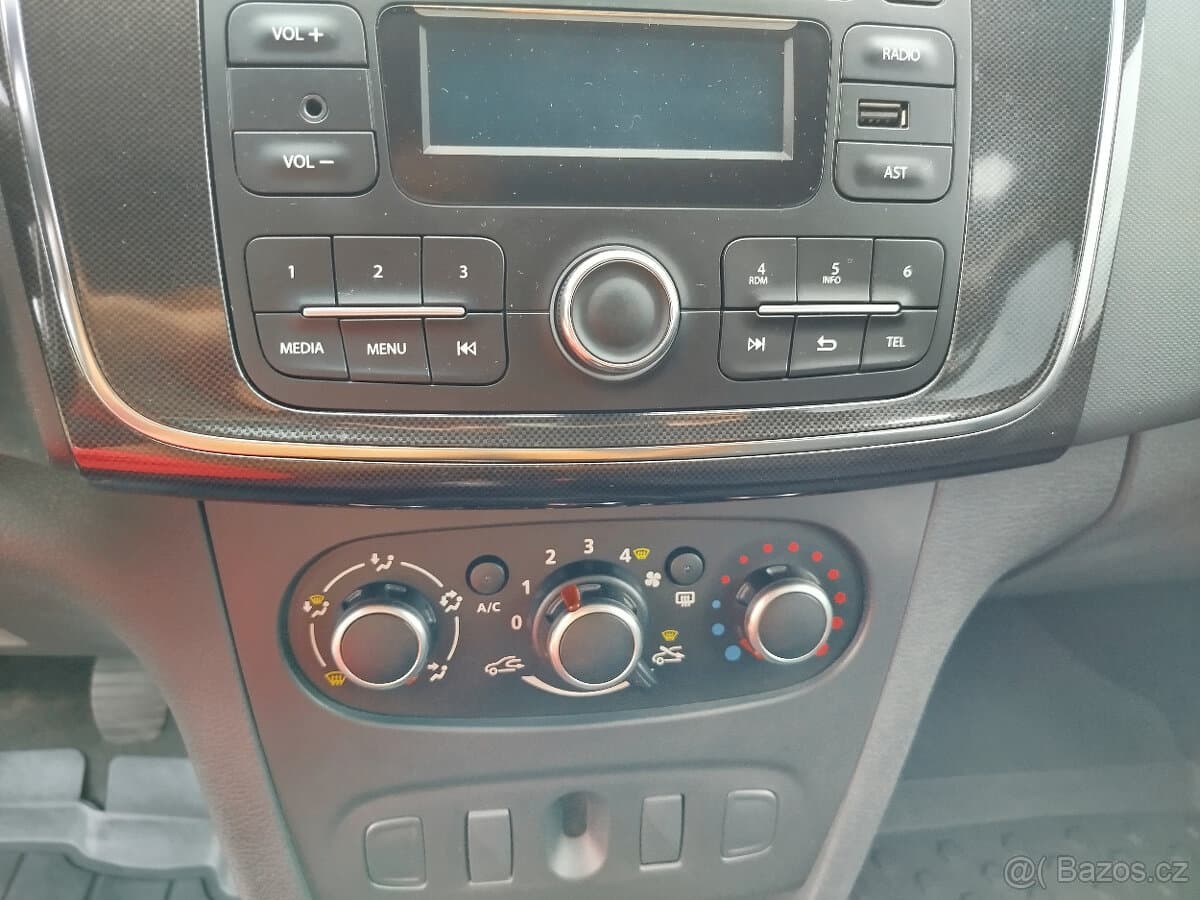 2017 Dacia LOGAN - 10