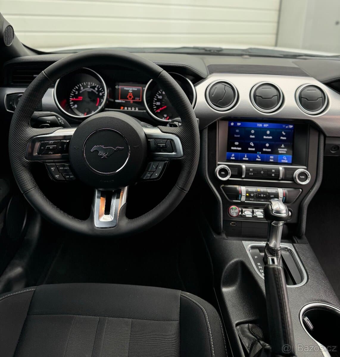 2019 Ford MUSTANG - 10