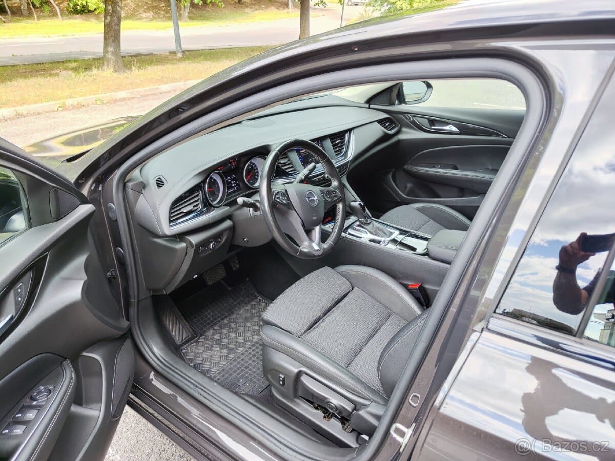 2021 Opel INSIGNIA - 10