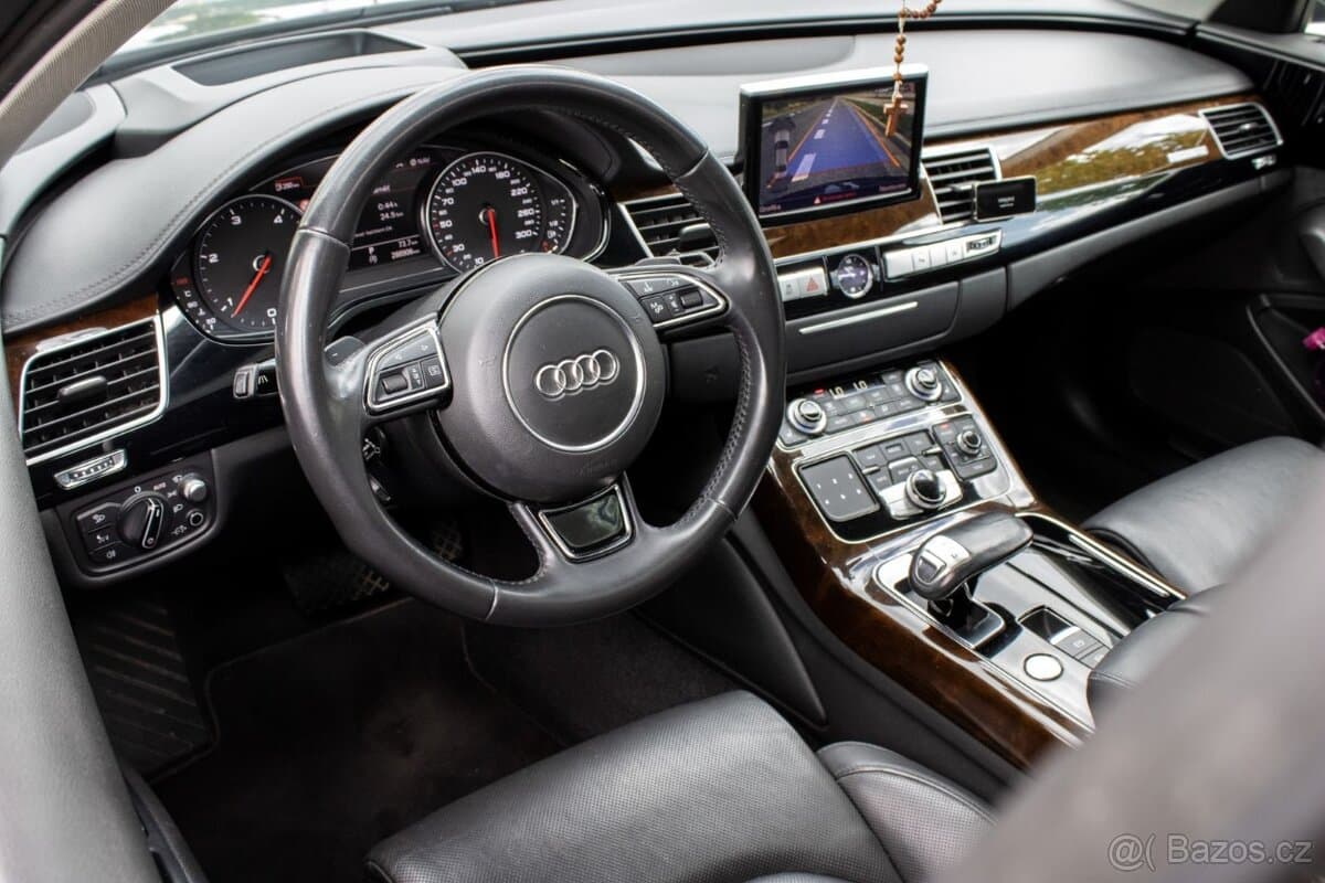2014 Audi A8 - 10