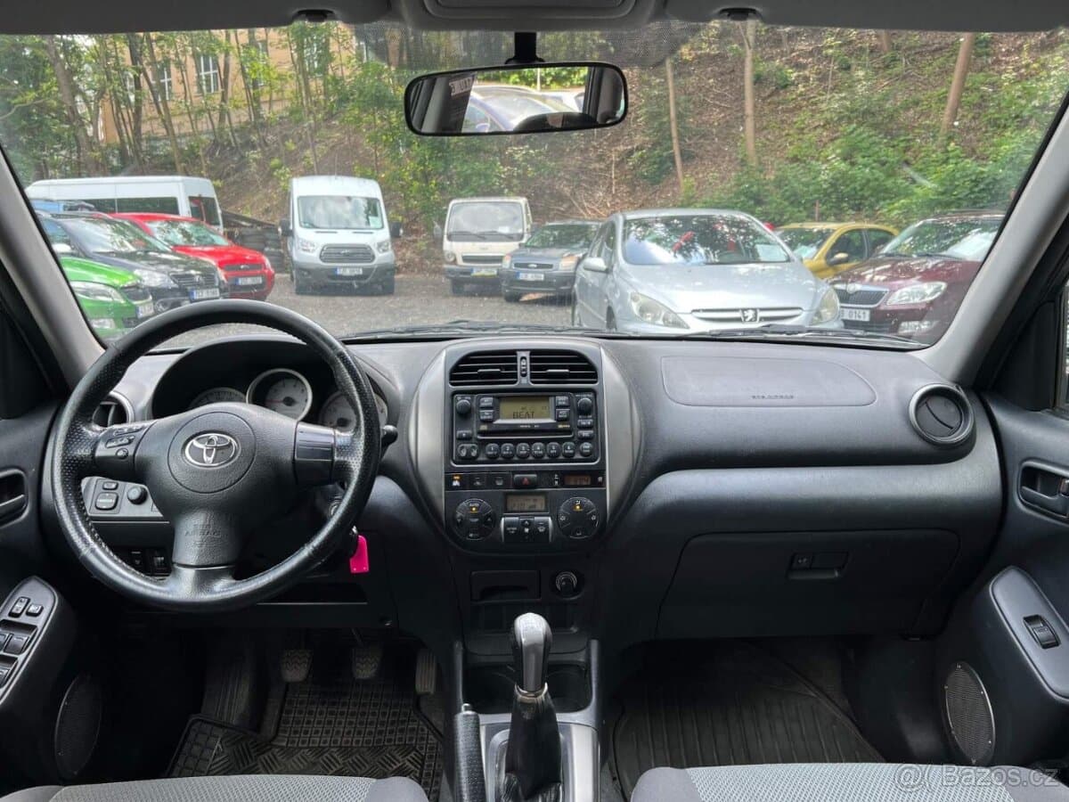 2005 Toyota RAV4 - 10